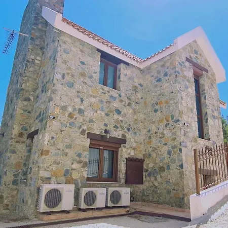Villa Mountain Bliss Moniatis