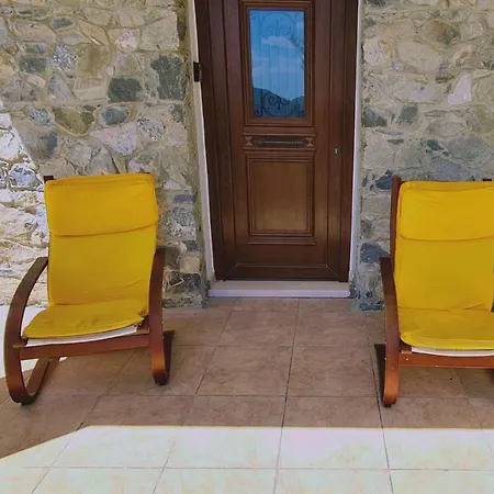 Mountain Bliss Villa Moniátisz